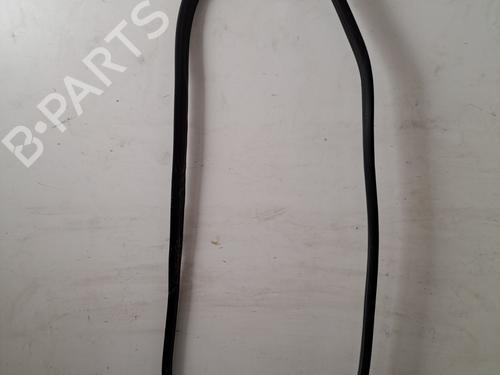 Used Rubber door seal RENAULT CLIO V (B7_) 1.5 Blue dCi 85 (B7AG) (86 hp) 28407129