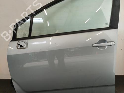 Used Left front door TOYOTA COROLLA Verso (ZER_, ZZE12_, R1_) 2.2 D-4D (AUR10_, AUR10R) (136 hp) 28393561