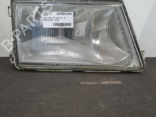 Used Right headlight MERCEDES-BENZ SPRINTER 2-t Van (B901, B902) 210 D (901.461, 901.462, 902.461, 902.462) (102 hp) 28394977