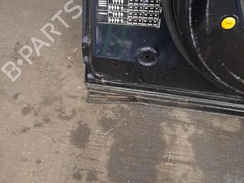 Used Left front door LAND ROVER DISCOVERY III (L319) 2.7 TD 4x4 (190 hp) 28390738