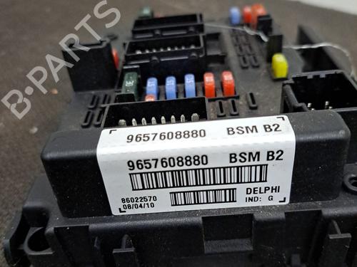 Fuse box PEUGEOT 206+ (2L_, 2M_) 1.4 i | BP30614735E1