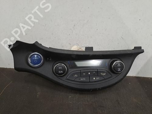 Used Climate control TOYOTA YARIS (_P13_) 1.5 Hybrid (NHP130_, NHP130) (101 hp) 30679555