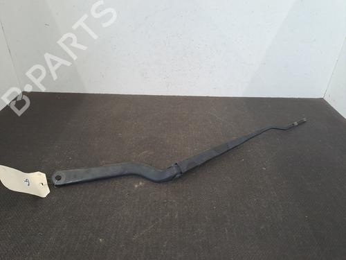 Used Front windshield wiper arm RENAULT TWINGO III (BCM_, BCA_) 1.0 SCe 70 (BCMB) (69 hp) 28400494