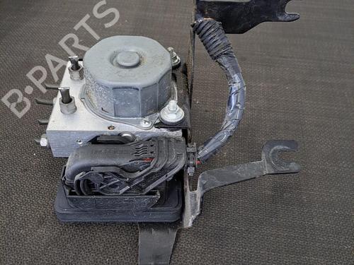 Used ABS pump RENAULT CLIO IV Grandtour (KH_) 0.9 TCe 90 (90 hp) 28408330