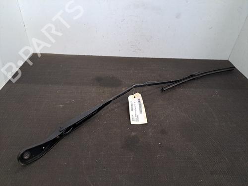 Used Front windshield wiper arm DACIA JOGGER (RK_) 1.0 TCe 100 ECO-G (RKMT) (101 hp) 28390442