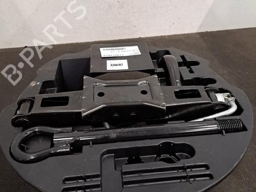 jack-kit-renault-clio-iv-bh_-2012-2013-2014-2015-2016-2017-2018-2019-2020-2021-30964536 main image