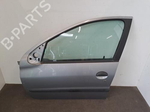 Used Left front door PEUGEOT 206 Hatchback (2A/C) 1.1 i (60 hp) 28408763