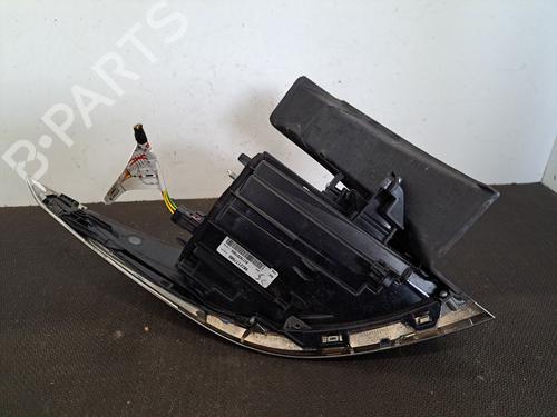 right-taillight-ds-ds-3-ds-3-crossback-ur_-uc_-uj_-2018-28389796 main image