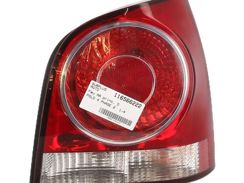 Feu arrière droit VW POLO IV (9N_, 9A_) 1.4 TDI (70 hp) 31321542