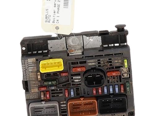 Used Fuse box Fuse box 37190411 37190411