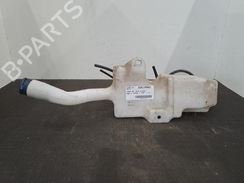 Used Windscreen washer tank FIAT 500 (312_) 1.2 (312AXA1A) (69 hp) 28392809