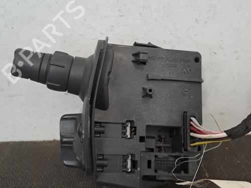 Used Steering column stalk RENAULT CLIO III (BR0/1, CR0/1) 1.5 dCi (BR17, CR17) (86 hp) 28395062
