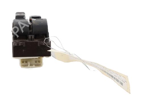 Used Left front window switch TOYOTA YARIS (_P1_) 1.3 (SCP12_, SCP13_, SCP12R, SCP13R) (87 hp) 31980434