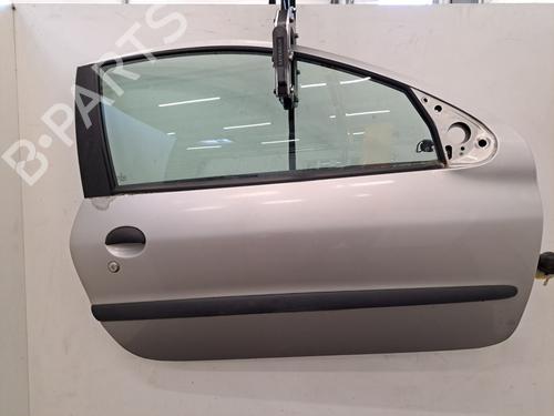 Used Right front door PEUGEOT 206 Hatchback (2A/C) 1.4 i (75 hp) 28397843