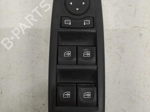 Used Left front window switch RENAULT MEGANE III Hatchback (BZ0/1_, B3_) 1.5 dCi (BZ09, BZ0D, BZ1W, BZ29, BZ14) (110 hp) 28407973