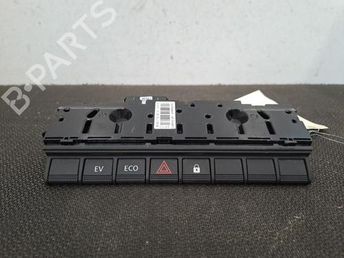 Used Warning switch RENAULT CLIO V (B7_) 1.6 E-TECH 140 (B7MU) (140 hp) 28397658