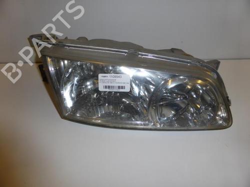 Used Right headlight HYUNDAI H-1 Van (A1) 2.5 TD (101 hp) 28394880