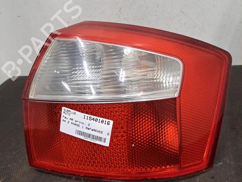 Højre baglygte AUDI A4 B6 (8E2) 2.0 (130 hp) 30878351