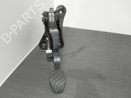 Used Clutch pedal RENAULT CLIO V (B7_) 1.0 TCe 100 (B7MT) (101 hp) 28394147