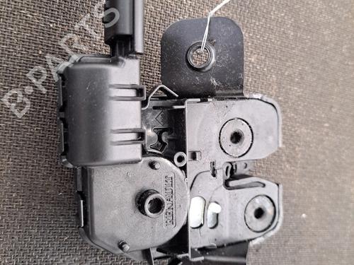 Used Tailgate lock RENAULT CLIO V (B7_) 1.5 Blue dCi 85 (B7AG) (86 hp) 28407136