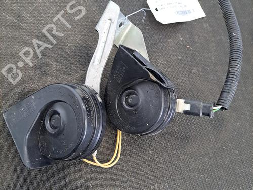 Used Horn PEUGEOT 3008 II SUV (MC_, MR_, MJ_, M4_) 1.2 THP/ PureTech 130 (MRHNSM, MRHNSU, MRHNSJ, MRHNYW,... (131 hp) 28407095
