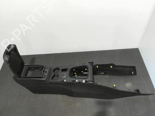 Mittelkonsole RENAULT KADJAR (HA_, HL_) 1.6 dCi 130 4x4 (HLA4) (130 hp) 28399916