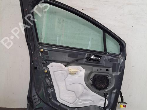 Used Left front door Left front door 37022119 37022119