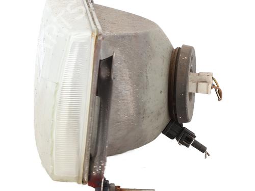Used Left headlight Left headlight VW TRANSPORTER T4 Bus (70B, 70C, 7DB, 7DK, 70J, 70K, 7DC, 7DJ) 1.9 TD (68 hp) 31945862 31945862