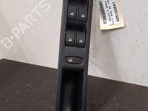 Used Left front window switch RENAULT ESPACE IV (JK0/1_) 2.0 dCi (JK03, JK04, JK1C, JK1G, JK1J, JK1K) (173 hp) 28408740