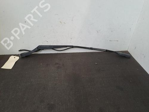 Used Front windshield wiper arm PEUGEOT 3008 II SUV (MC_, MR_, MJ_, M4_) 1.5 BlueHDi 130 (131 hp) 28393398