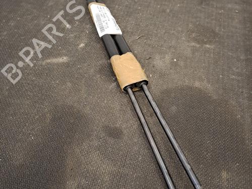 Used Tailgate lift support TOYOTA YARIS (_P13_) 1.5 Hybrid (NHP130_, NHP130) (101 hp) 28404011