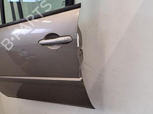 Used Left front door RENAULT SCÉNIC II (JM0/1_) 1.5 dCi (JM1E, JM16) (106 hp) 28396161