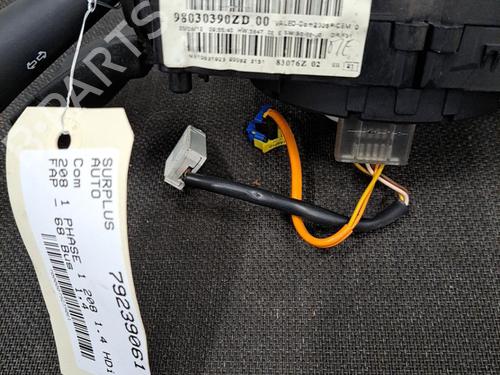 Used Steering column stalk Steering column stalk PEUGEOT 208 I (CA_, CC_) 1.4 HDi (68 hp) 28390902 28390902