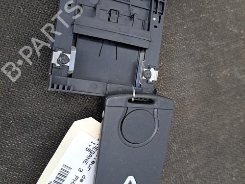 Used Card reader RENAULT MEGANE III Grandtour (KZ0/1) 1.5 dCi (KZ09, KZ0D, KZ1G, KZ29, KZ14, KZ1W, KZ10, KZ1F,... (110 hp) 28409051