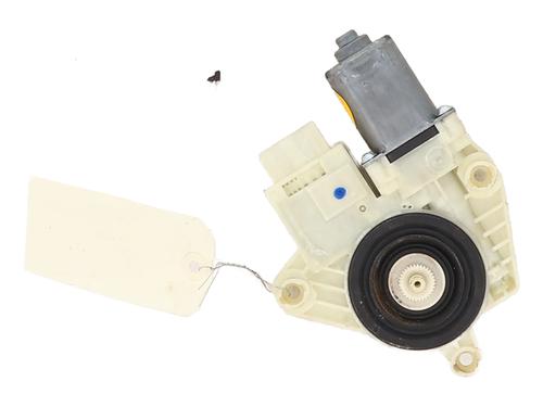 Used Right rear window motor Right rear window motor VW GOLF VII (5G1, BQ1, BE1, BE2) 1.6 TDI (105 hp) 33304300 33304300