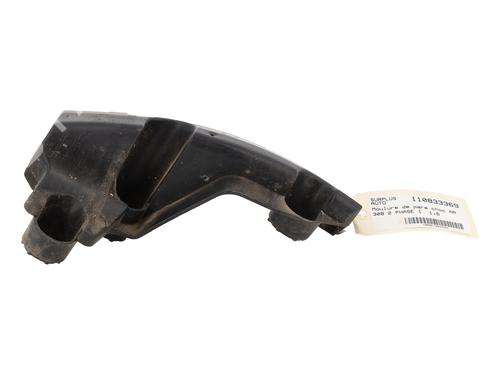 Kofangerbeslag bag PEUGEOT 308 II (LB_, LP_, LW_, LH_, L3_) 1.6 HDi / BlueHDi 115 (115 hp) 32093753