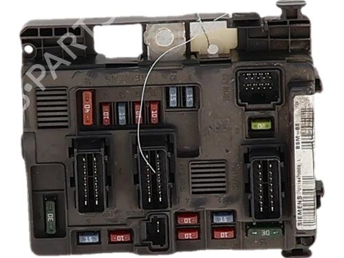 Used Fuse box Fuse box 37650515 37650515