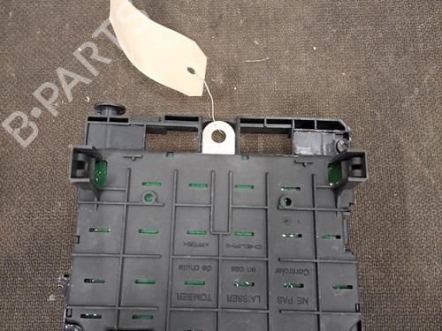 Used Fuse box Fuse box PEUGEOT 206+ (2L_, 2M_) 1.4 i (73 hp) 30614735 30614735