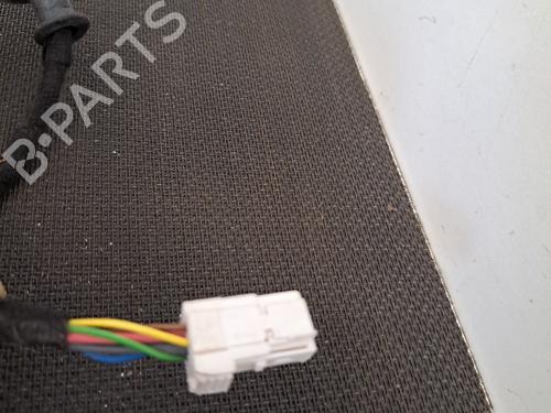 Used Tailgate lift support Tailgate lift support PEUGEOT 308 SW III (FC_, FJ_, FR_, F4_, FN_) PureTech 130 (FRHNSL, FRHNST) (131 hp) 28400425 28400425