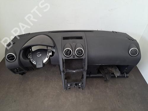Instrumentbræt NISSAN QASHQAI I (J10, NJ10) 1.6 (117 hp) 28404613