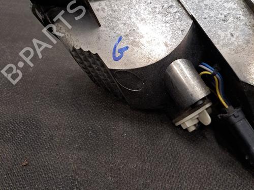 rear-fog-light-citroen-c4-picasso-ii-2013-28398418 main image