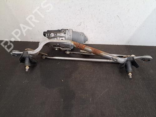 Used Front wiper motor TOYOTA YARIS (_P9_) 1.4 D-4D (NLP90_, NLP90R) (90 hp) 28403431