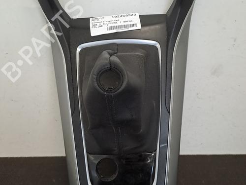 Used Middle console PEUGEOT 308 SW II (LC_, LJ_, LR_, LX_, L4_) 2.0 BlueHDi 150 (150 hp) 28401132