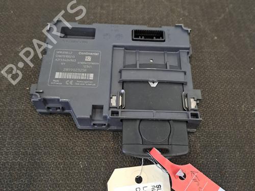Lector de tarjetas RENAULT CLIO IV (BH_) 1.5 dCi 75 (75 hp) 28389277