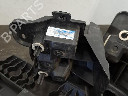 Rear bumper bracket RENAULT CLIO V (B7_) 1.3 TCe 130 (B7MF) | BP29164676C159 