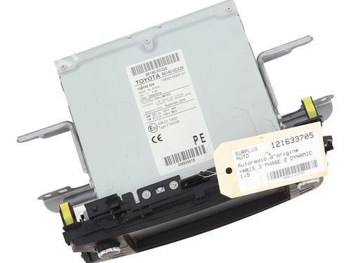 Used Radio Radio TOYOTA YARIS (_P13_) 1.5 Hybrid (NHP130_, NHP130) (101 hp) 32992393 32992393