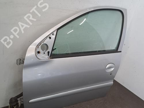 Dør venstre fortil Dør venstre fortil PEUGEOT 206+ (2L_, 2M_) 1.4 HDi eco 70 (68 hp) 39896407 39896407