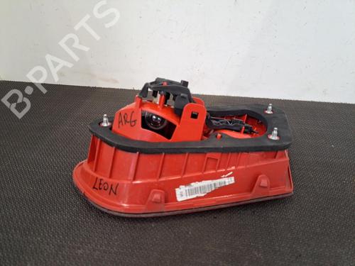 Left tailgate light SEAT LEON (1P1) 1.2 TSI | BP28396973C79