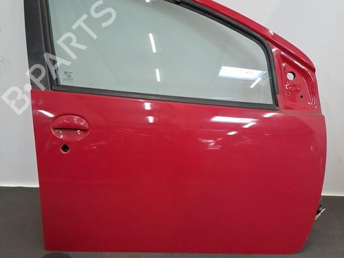 Used Right front door TOYOTA AYGO (_B1_) 1.0 (KGB10_, KGB10R) (68 hp) 28400604