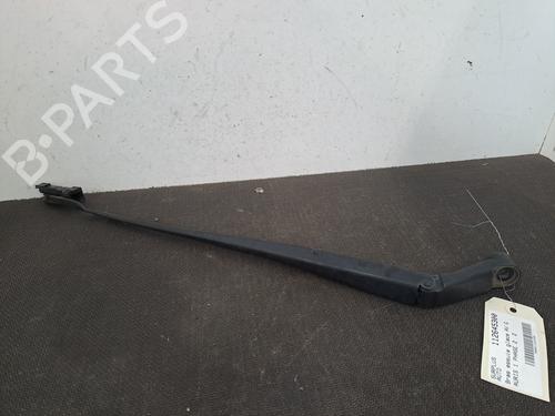 Used Front windshield wiper arm Front windshield wiper arm TOYOTA AURIS (_E15_) 2.0 D-4D (ADE150_, ADE150R) (126 hp) 30096067 30096067